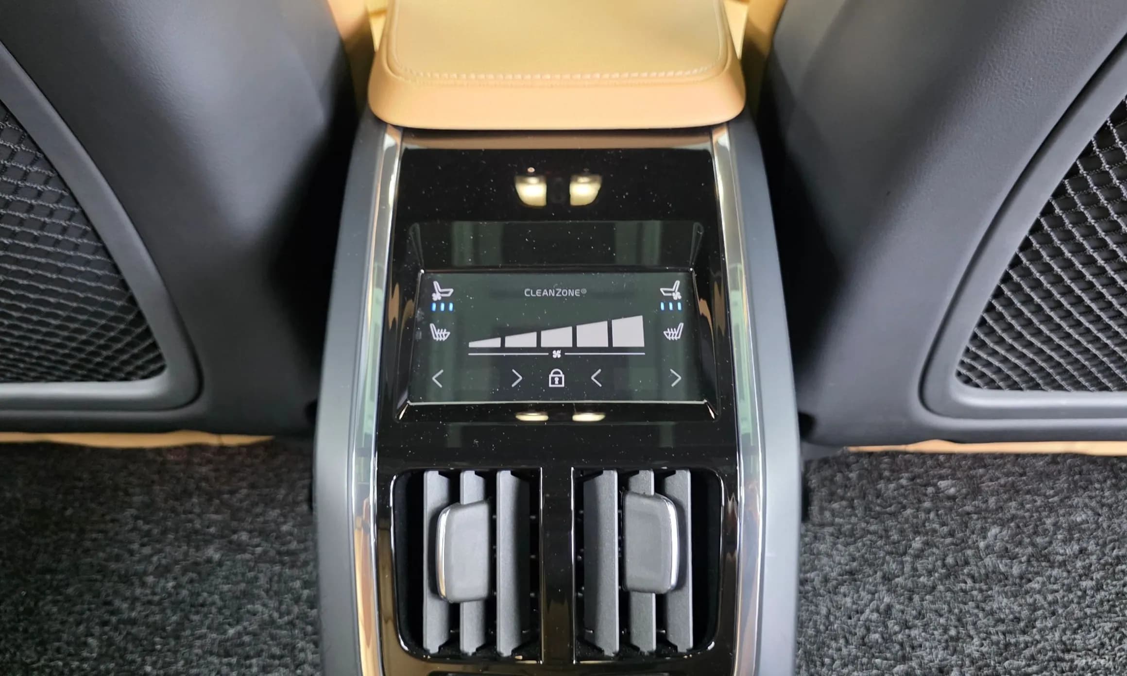 S90