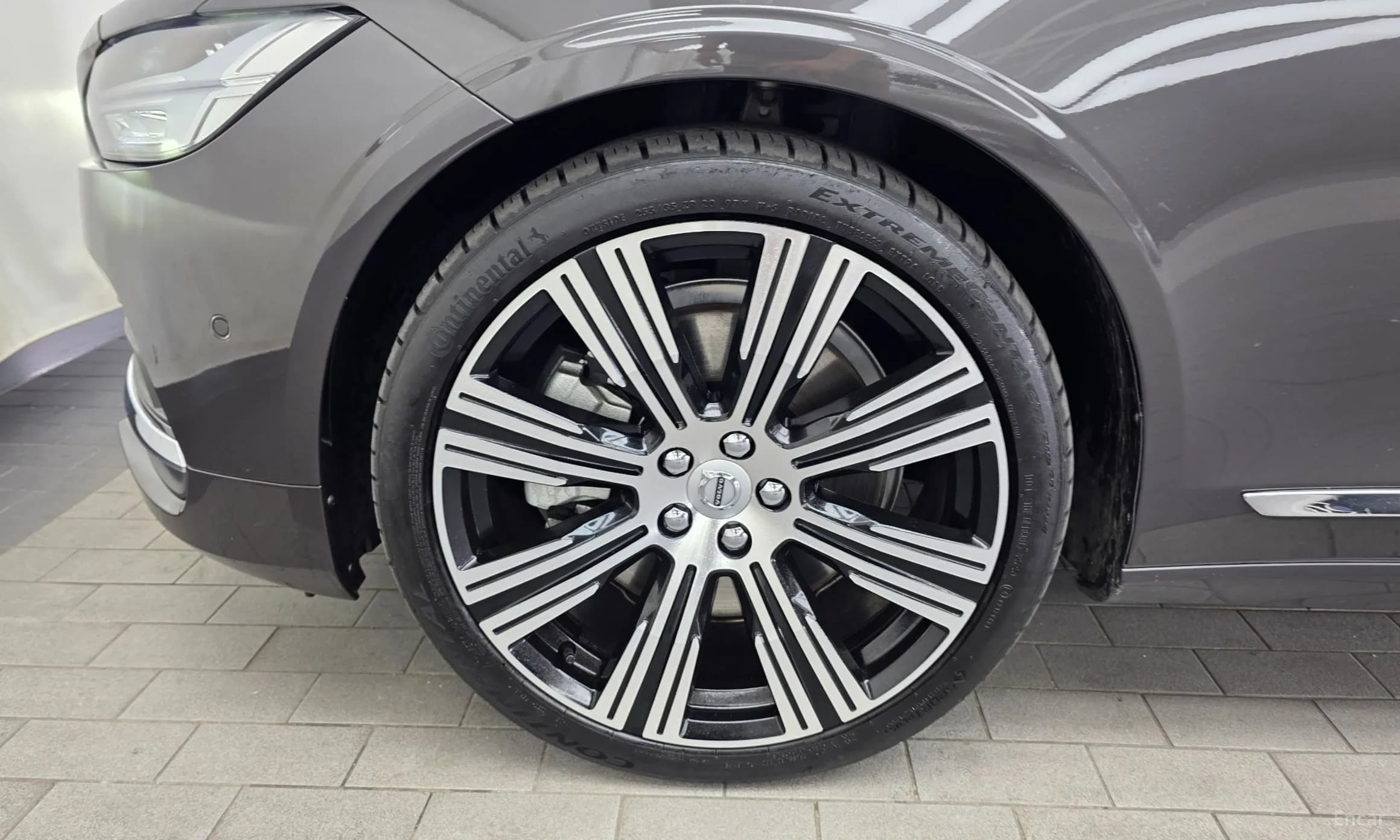 S90