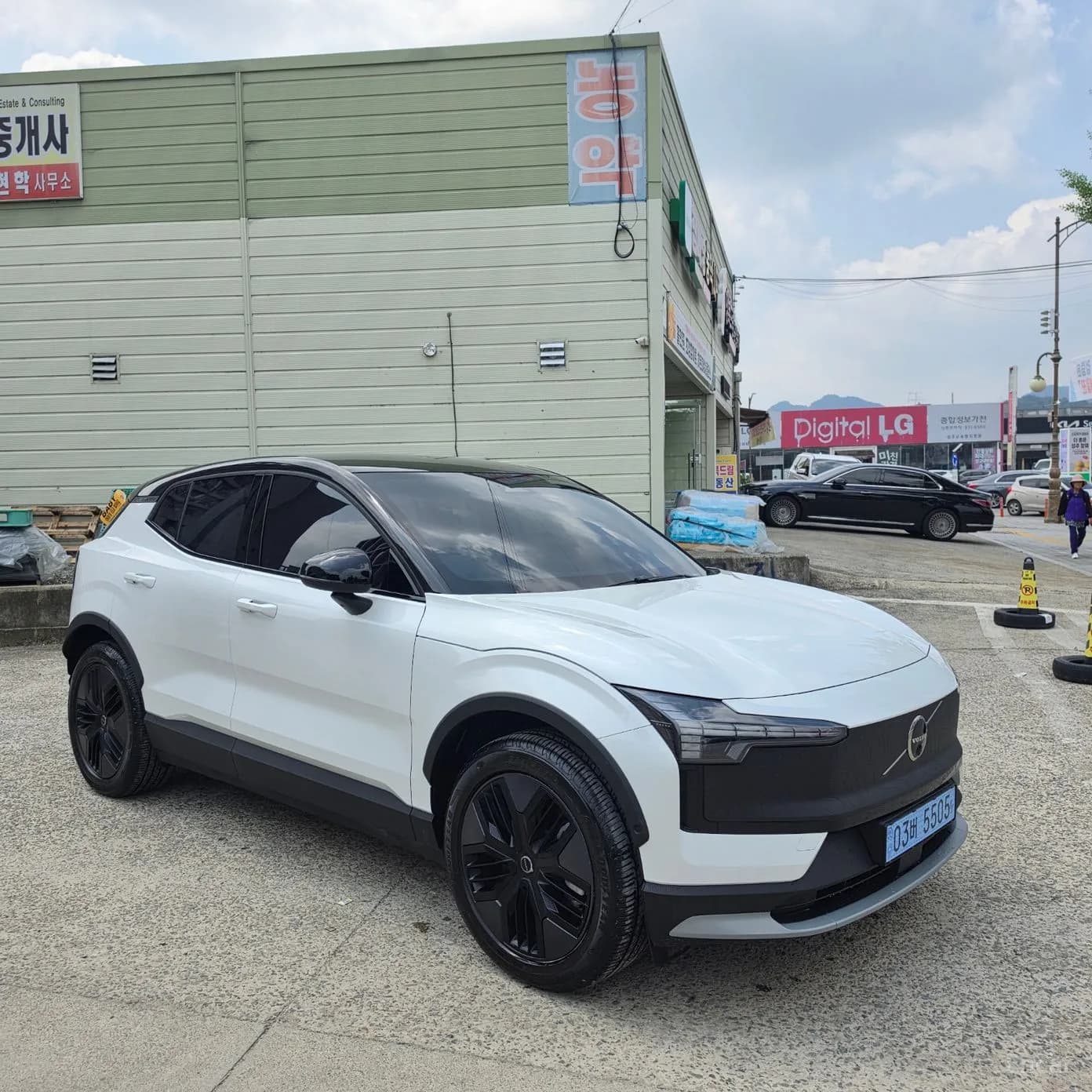 EX30 Cross Country