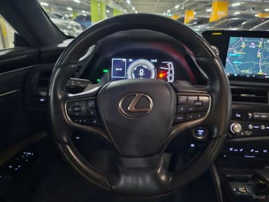 ES300h 7th Generation
