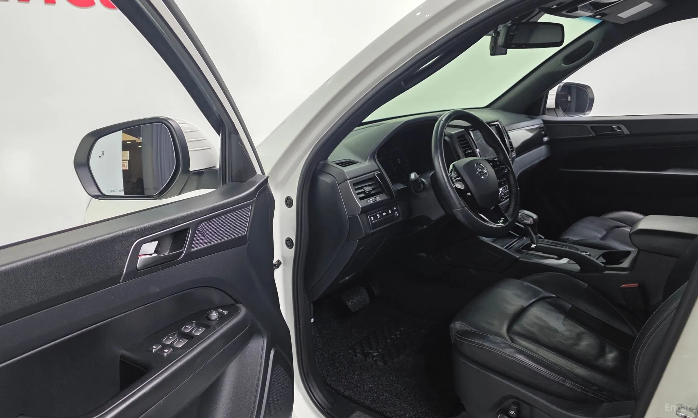 Rexton Sports Khan
