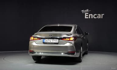ES300h 7th Generation