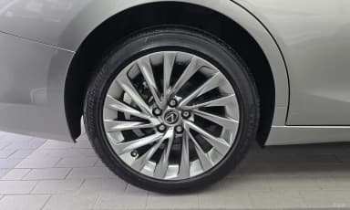 ES300h 7th Generation