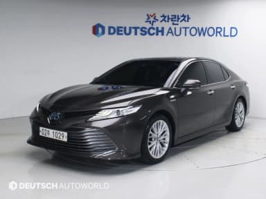 Camry (XV70)