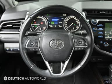Camry (XV70)