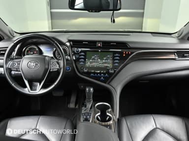 Camry (XV70)