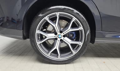 X6 (G06)