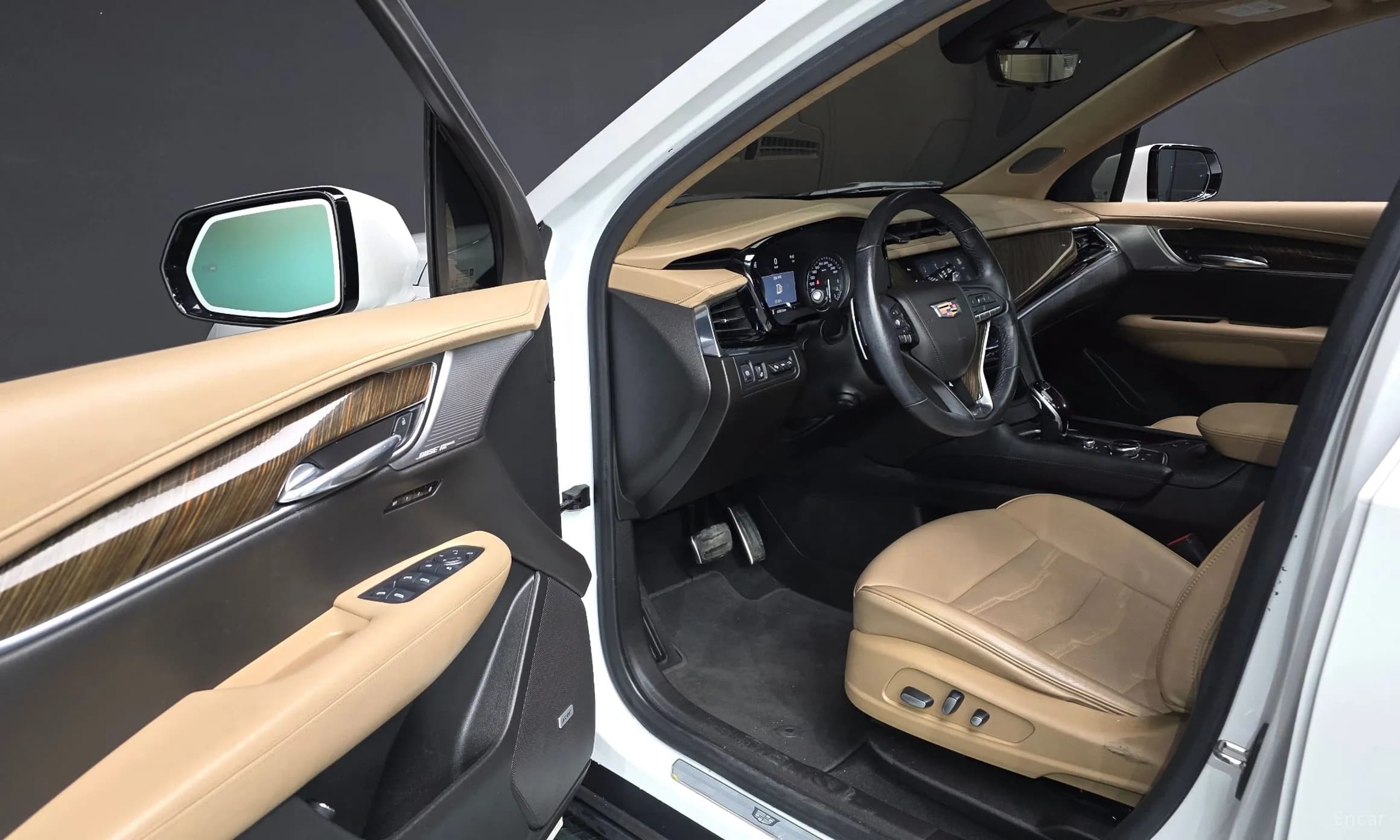 XT6