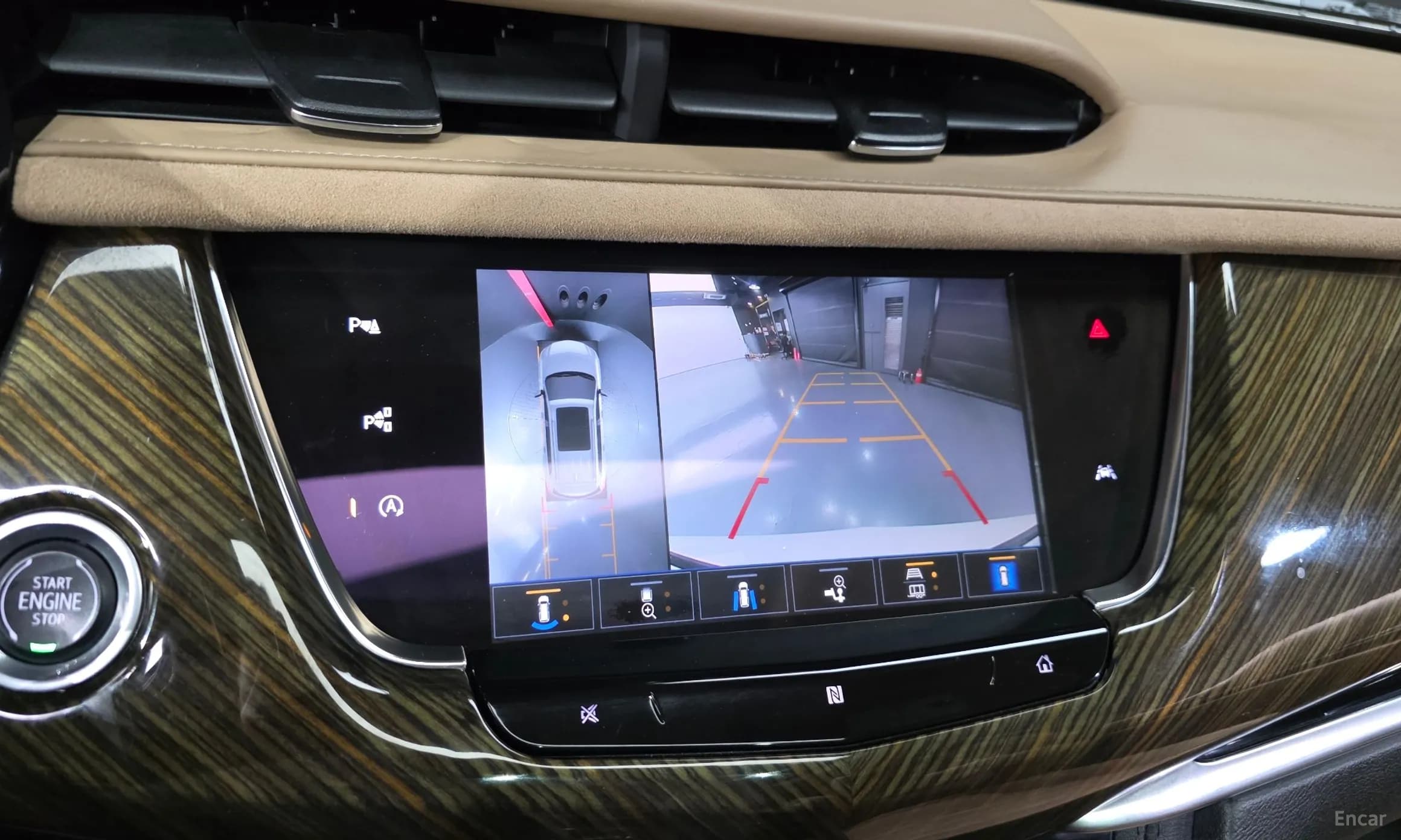 XT6
