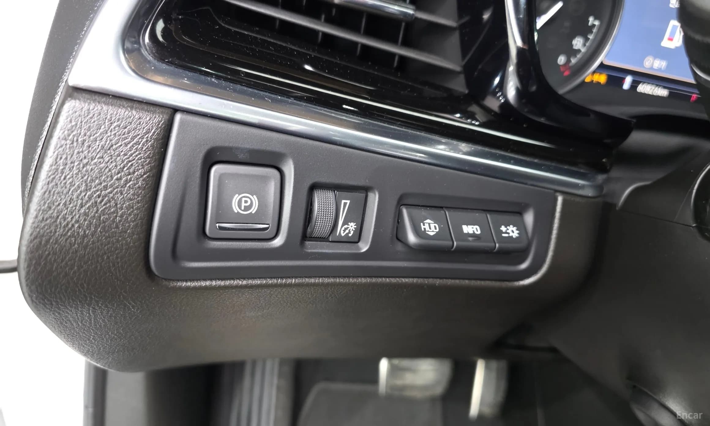 XT6