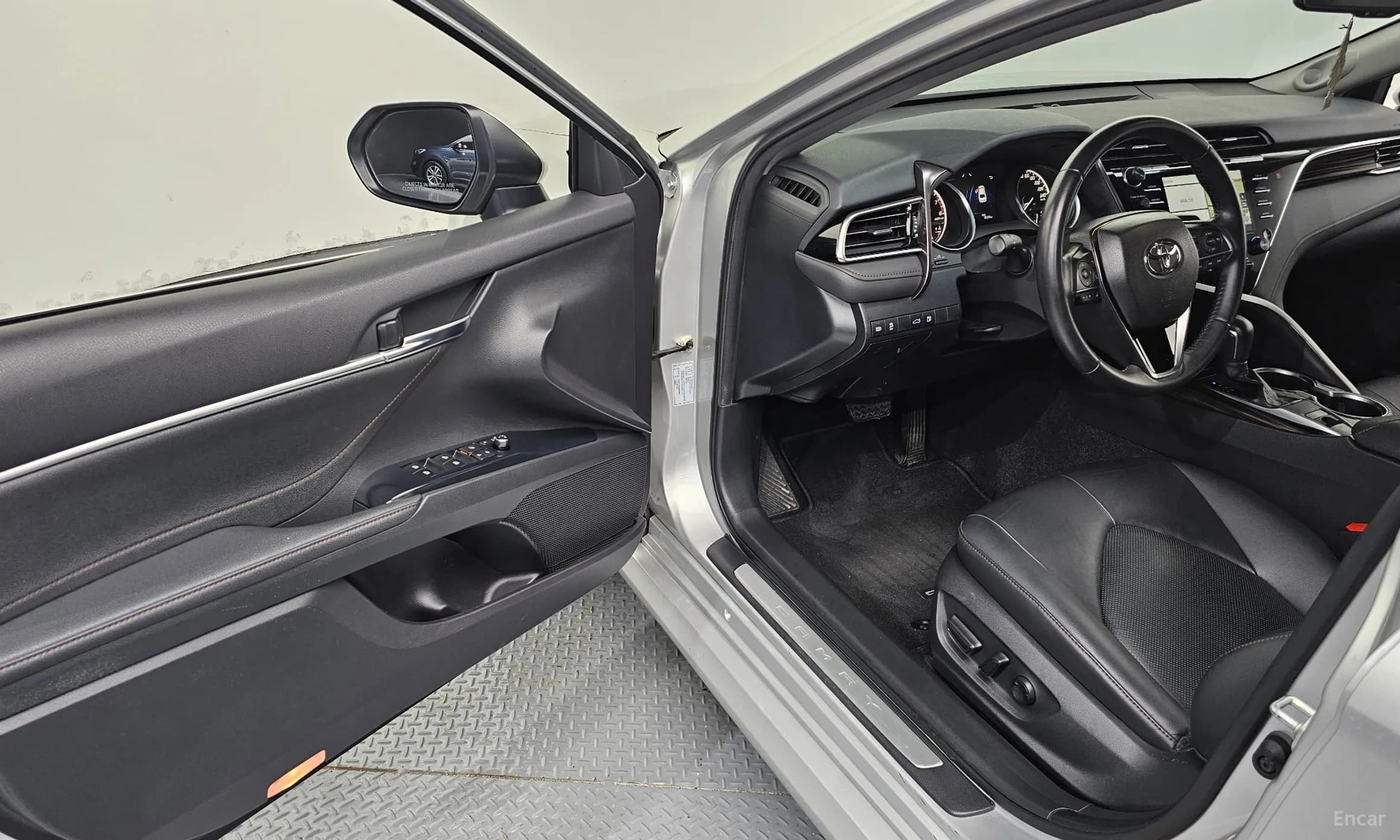 Camry (XV70)