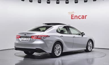 Camry (XV70)