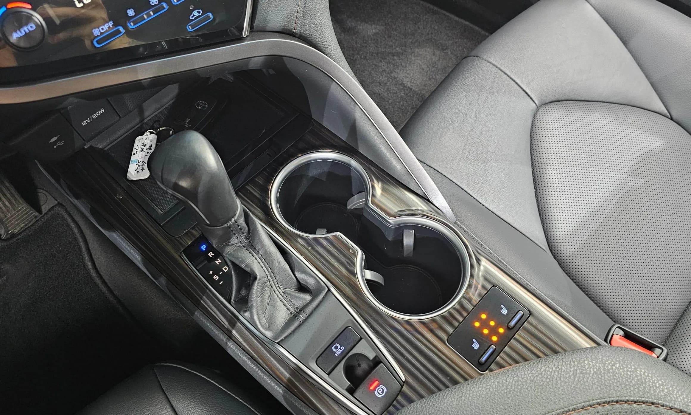 Camry (XV70)