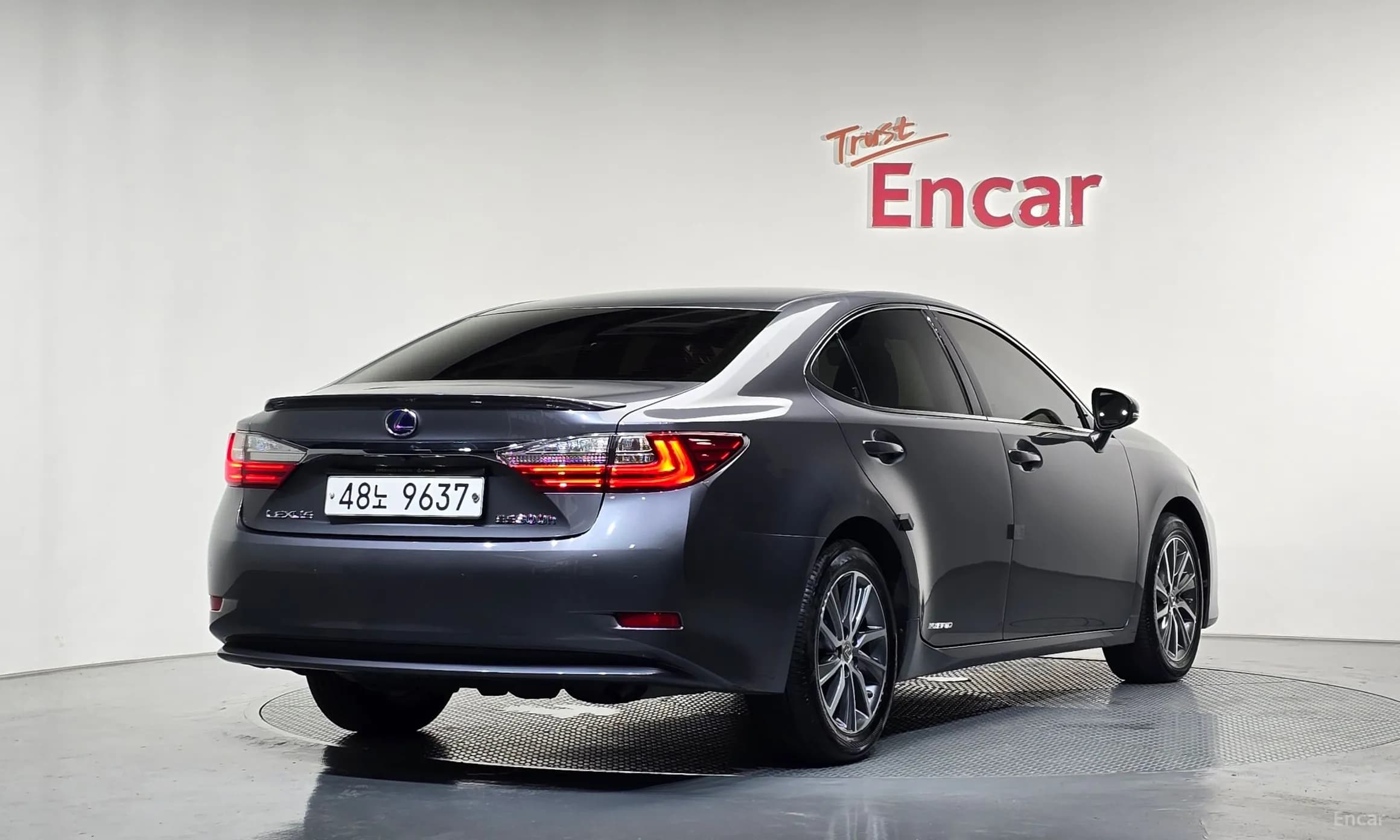 New ES300h