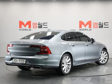 S90
