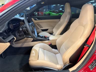 911 (992)
