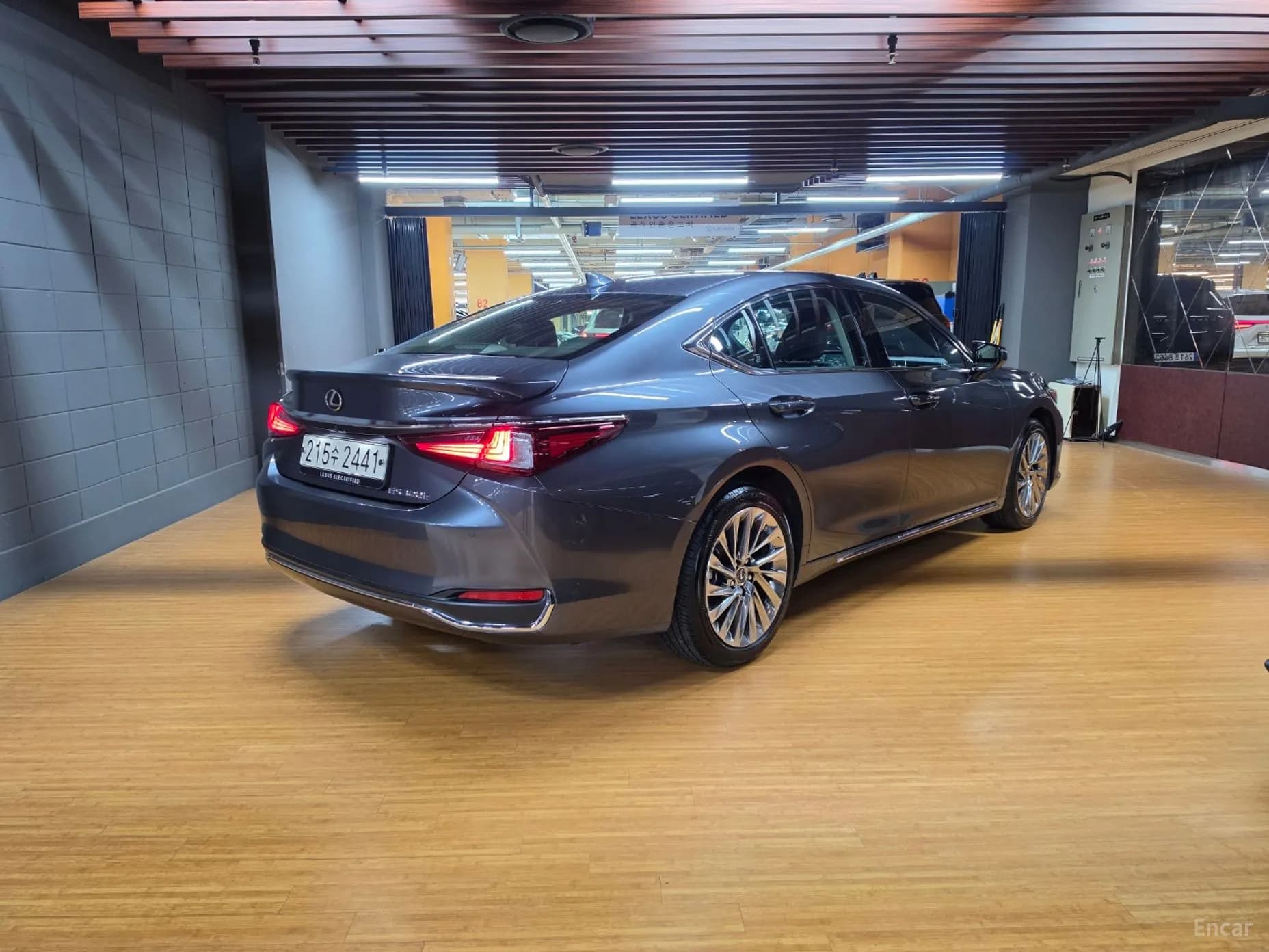 ES300h 7th Generation