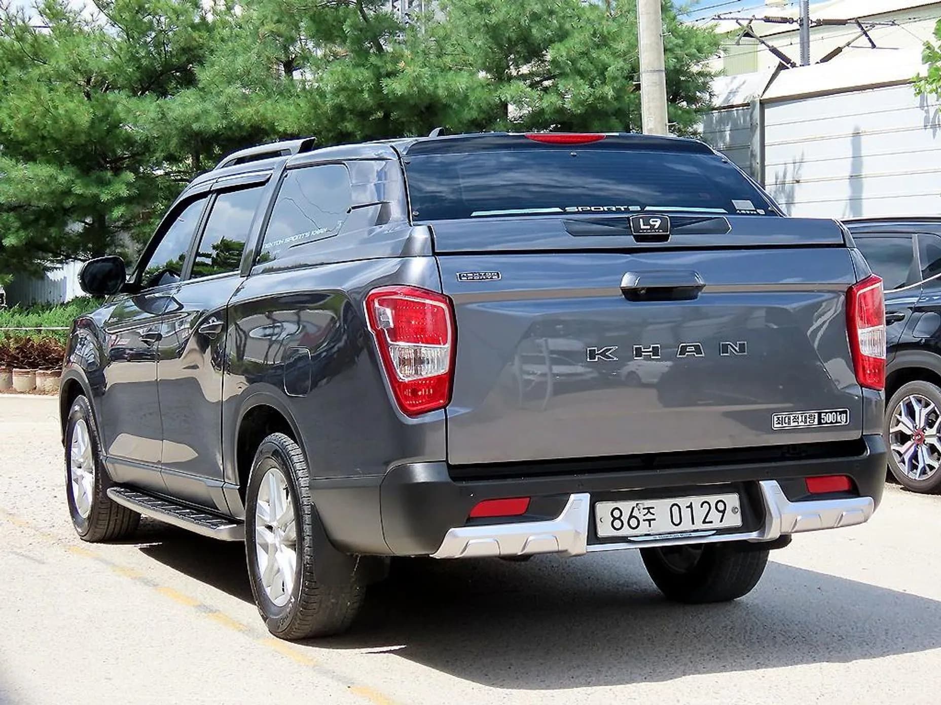 Rexton Sports Khan