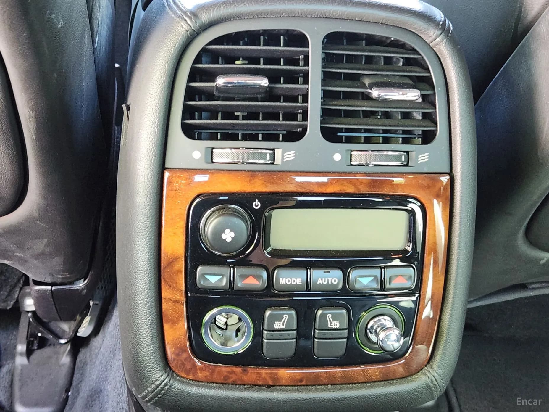 XJ-8