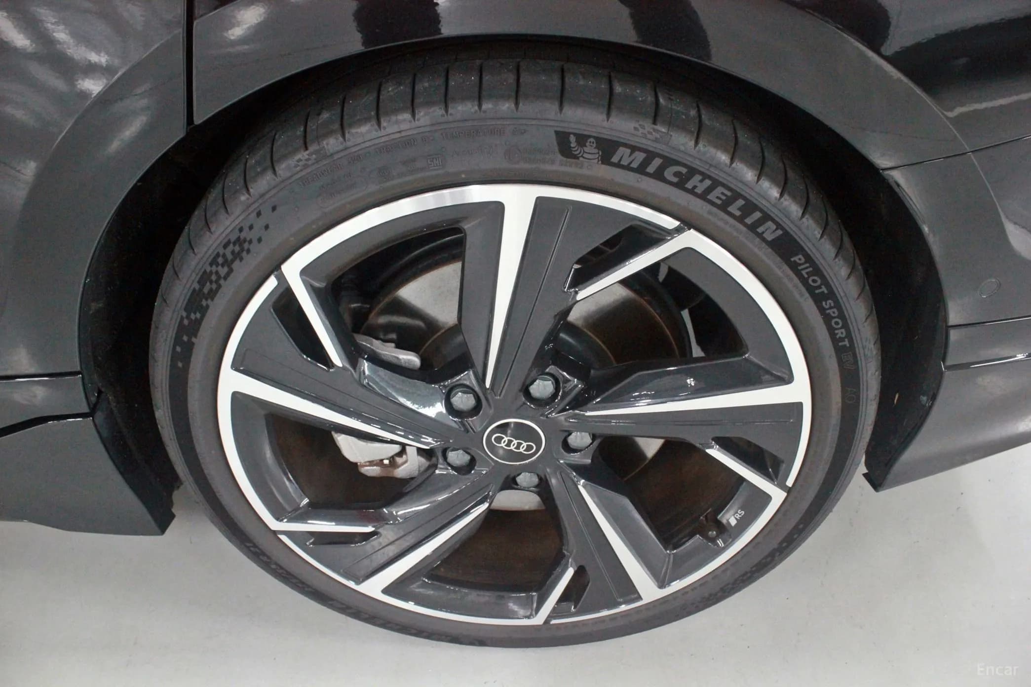 A6 e-tron