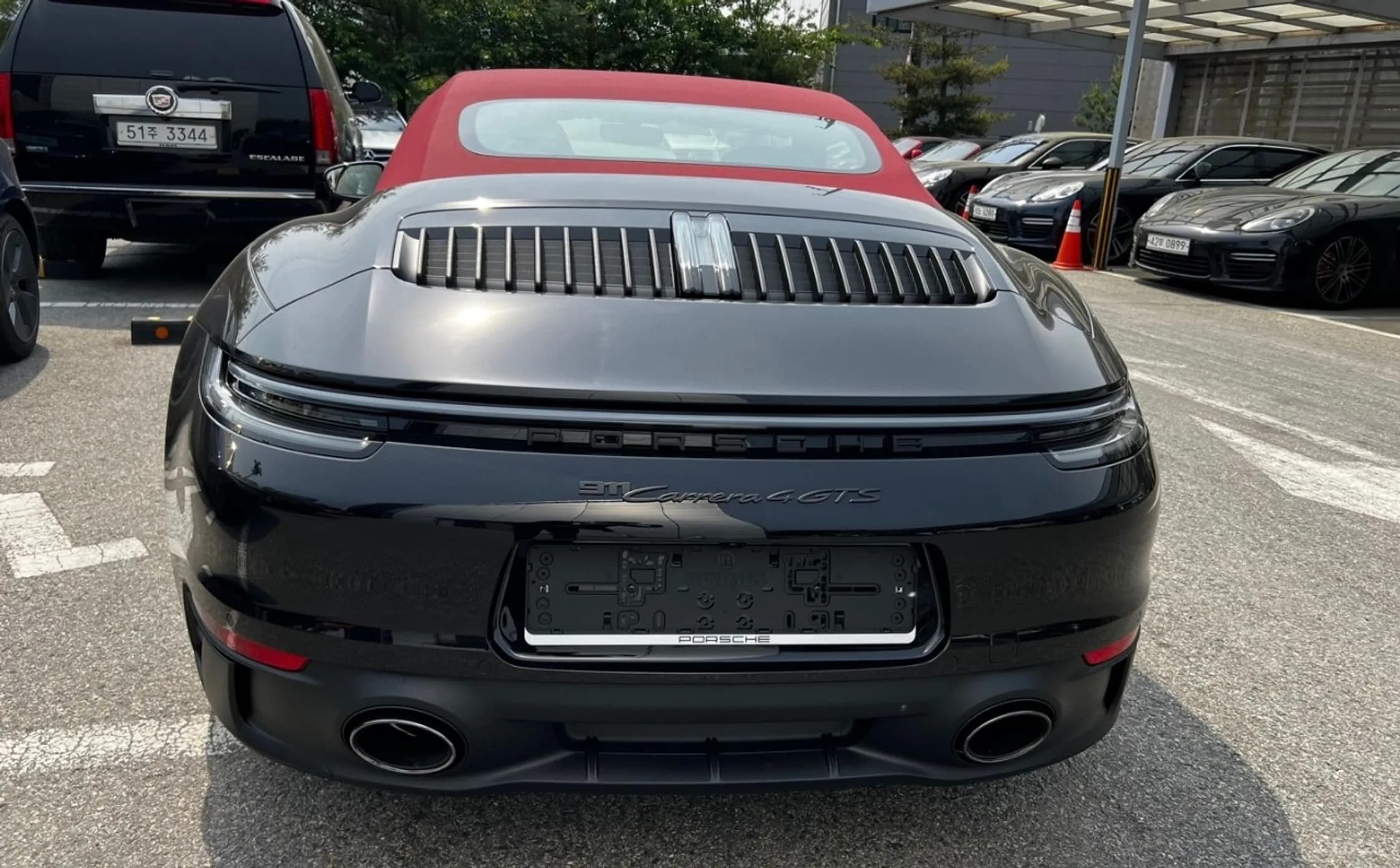 911 (992)