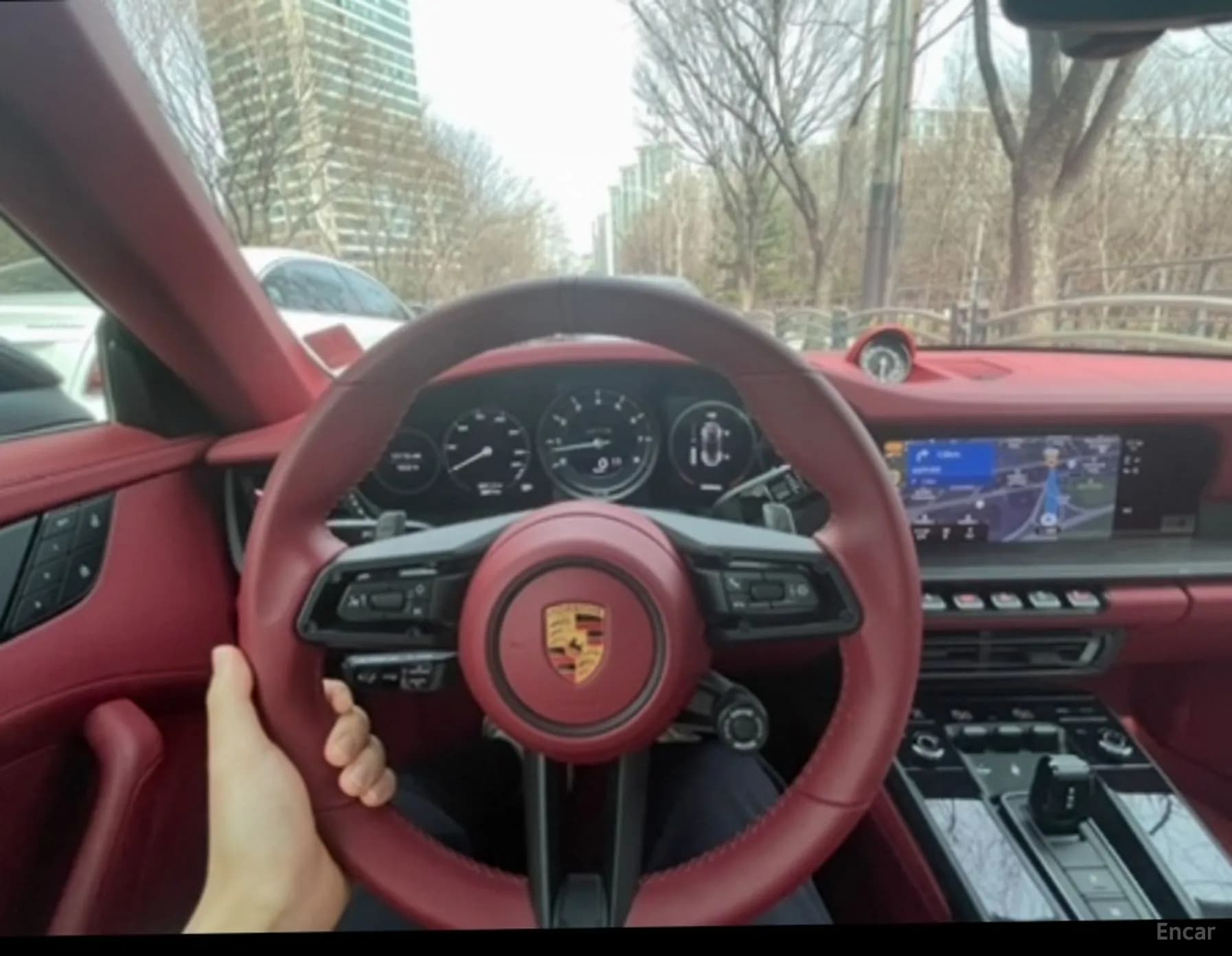 911 (992)