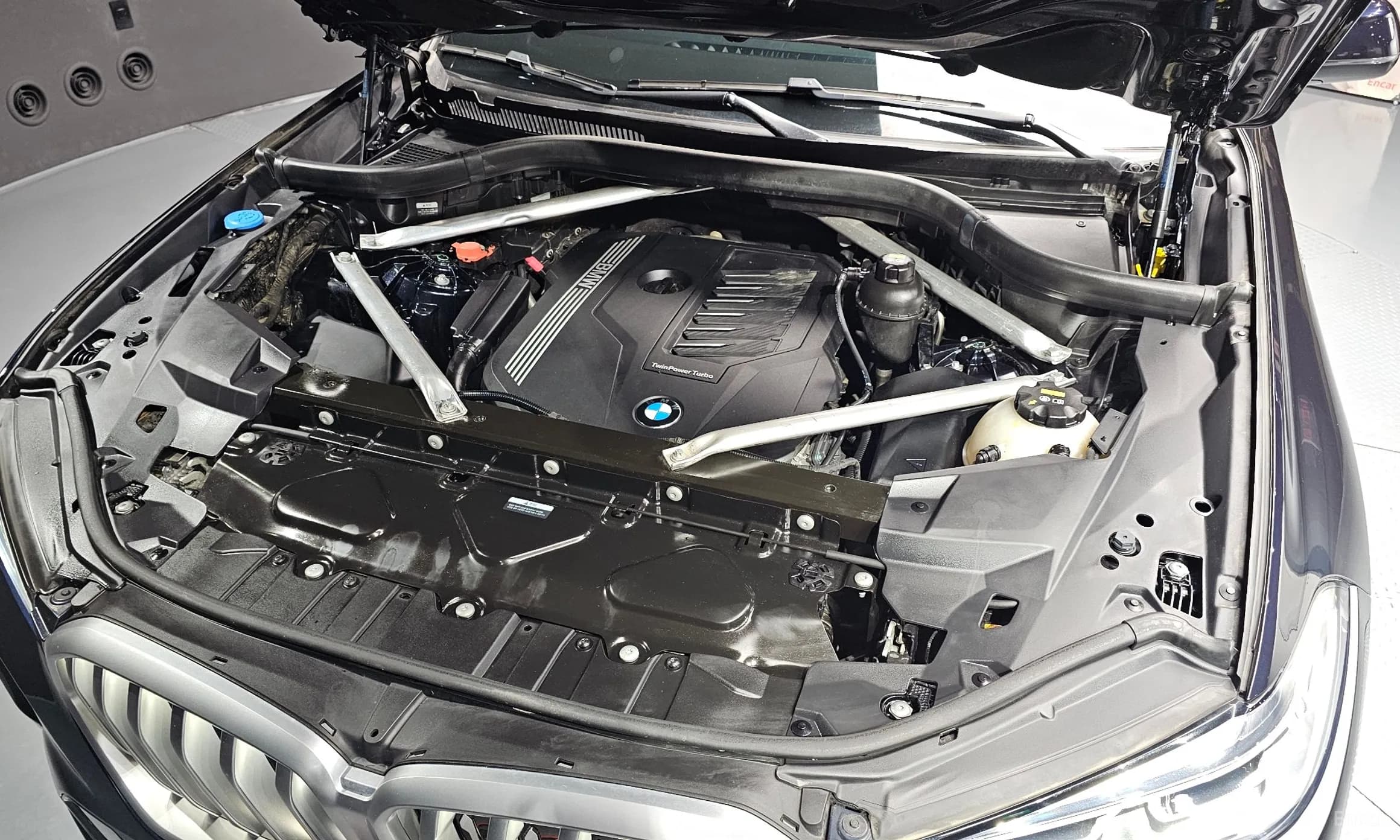X6 (G06)