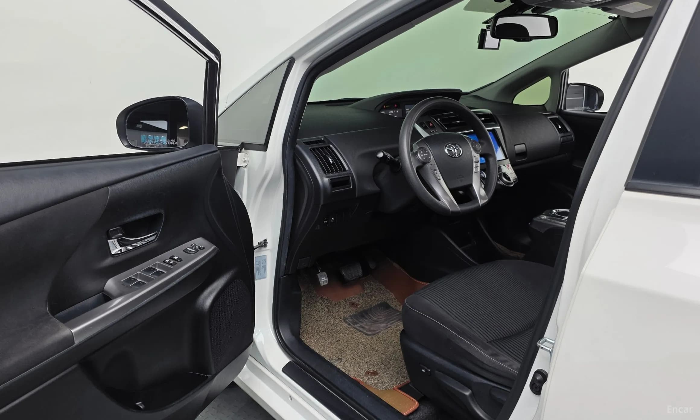 Prius V