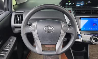 Prius V