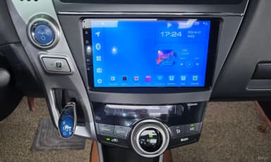 Prius V