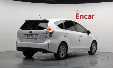 Prius V