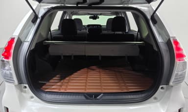 Prius V