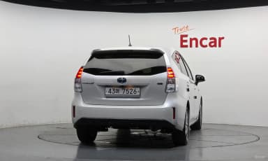 Prius V