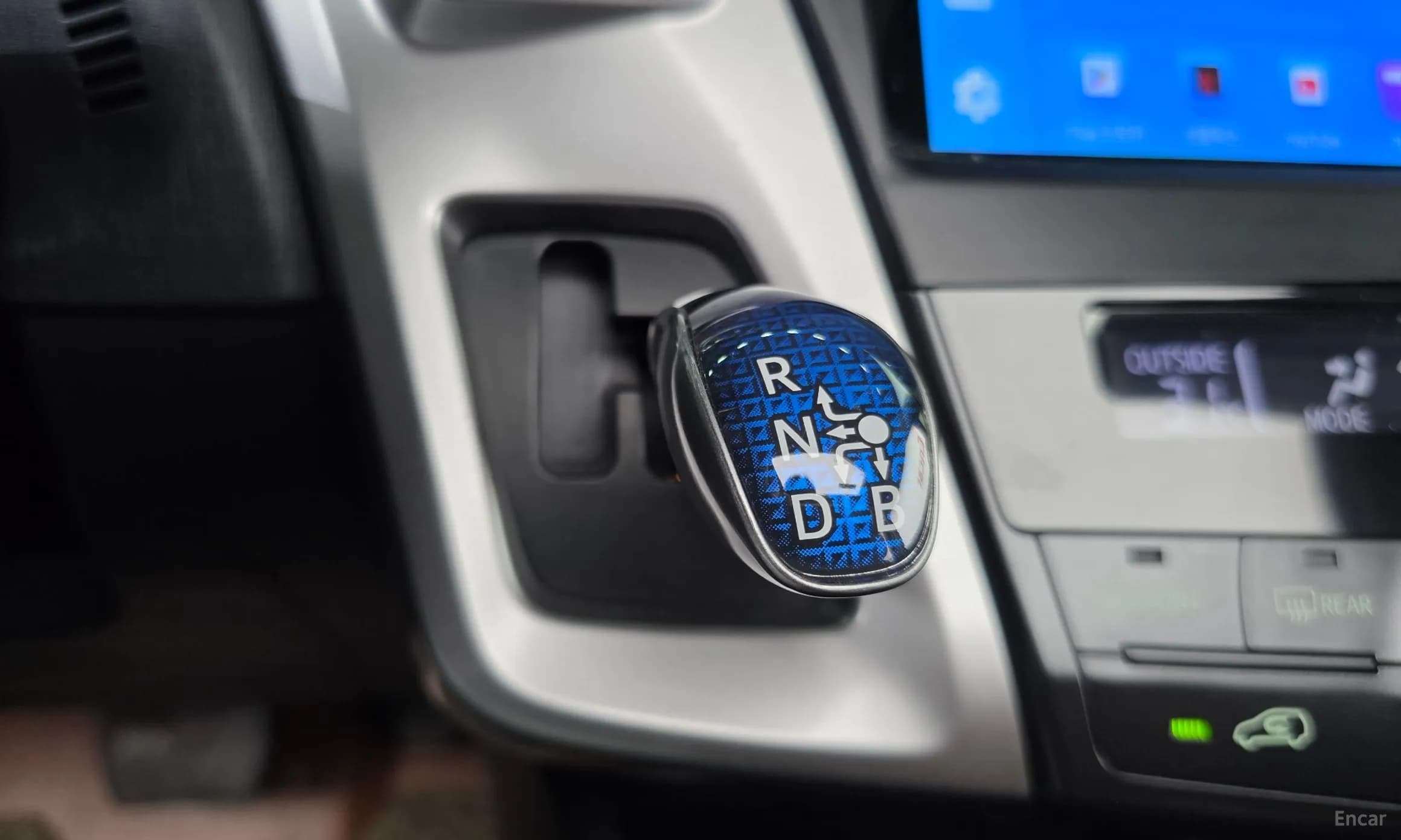 Prius V