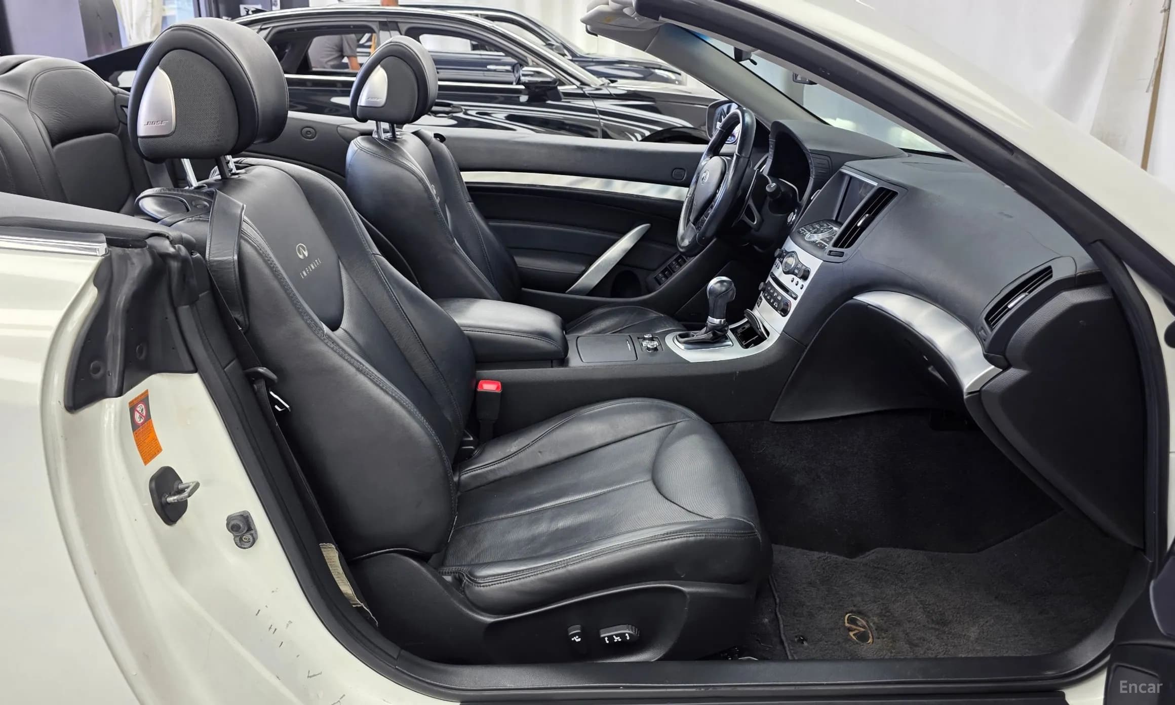 G37