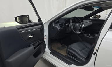 ES300h 7th Generation
