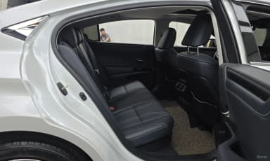 ES300h 7th Generation