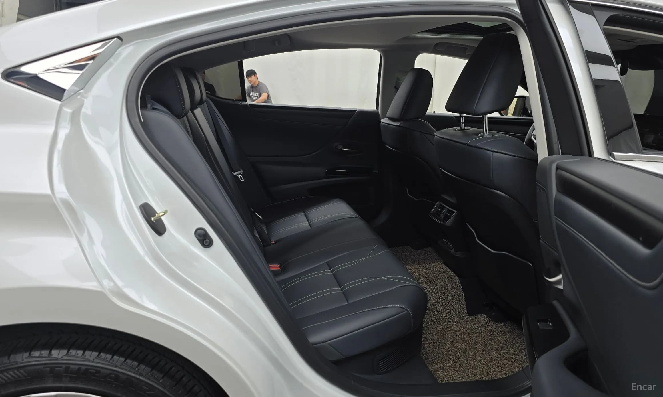 ES300h 7th Generation