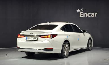 ES300h 7th Generation