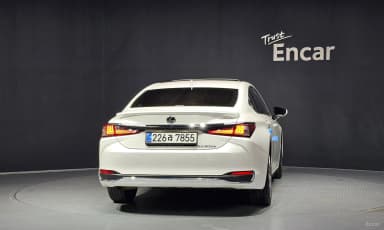 ES300h 7th Generation