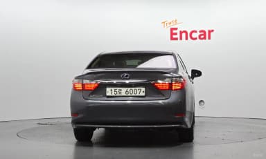 New ES300h
