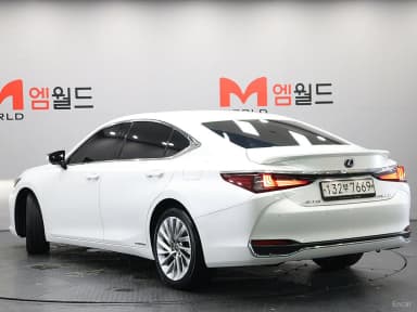 ES300h 7th Generation