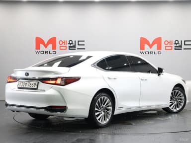 ES300h 7th Generation