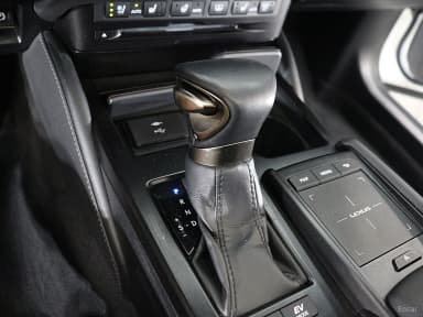 ES300h 7th Generation