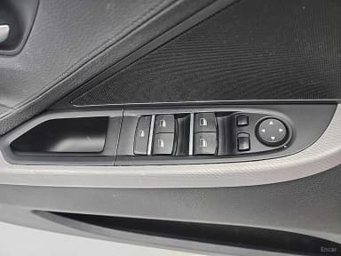 6 Series (F12)