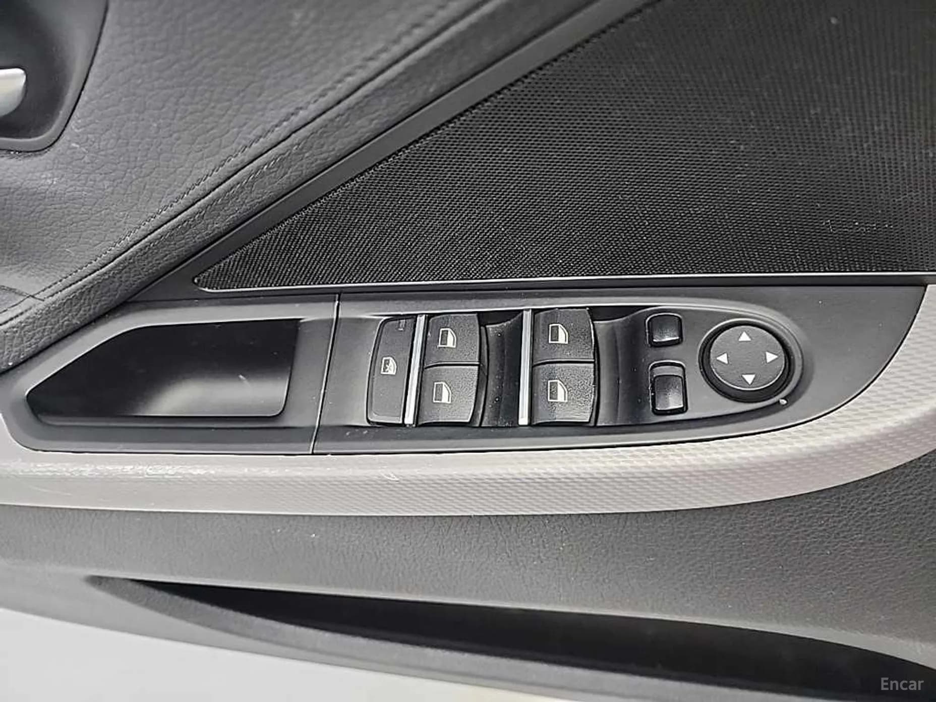 6 Series (F12)