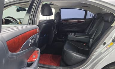 LS600hL