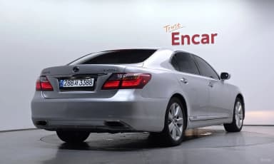 LS600hL