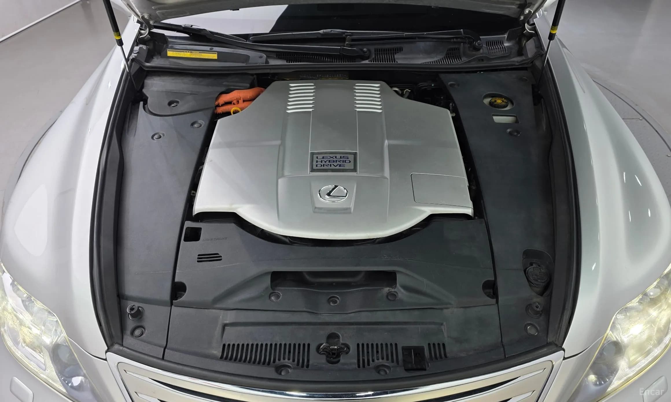LS600hL