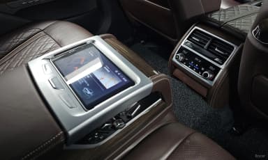 7 Series (G11)